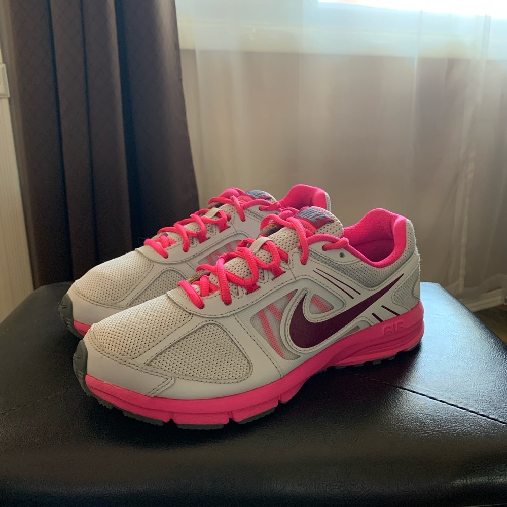 Nike Women’s Air Rentless 3 Running Shoe